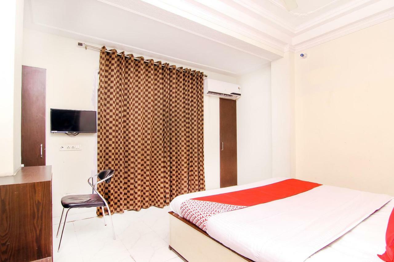 فاراناسي Oyo 14345 Hotel Panchsheel المظهر الخارجي الصورة