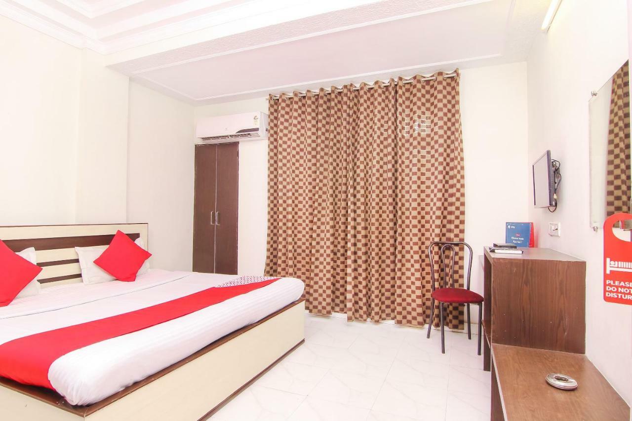 فاراناسي Oyo 14345 Hotel Panchsheel المظهر الخارجي الصورة